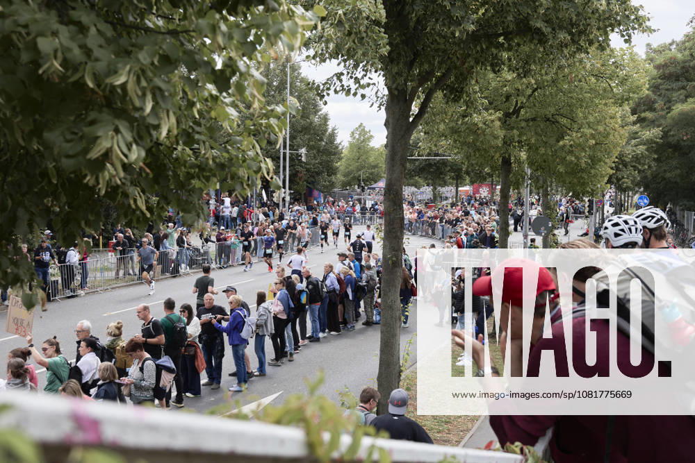 IRONMAN 70.3 Leipzig 2026: Laufsegment, Am Sportforum Athletinnen und Athleten beim IRONMAN 70.3 Leipzig am 23. August 2026 während beim Laufen. Der Wettkampf über die Halbdistanz umfasst 1,9 Kilometer Schwimmen, 90 Kilometer Radfahren und 21,1 Kilometer Laufen und ist Teil der internationalen IRONMAN-70.3-Serie.