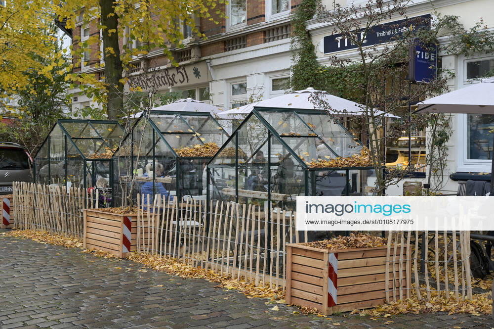 GERMANY, corona virus GERMANY, Hamburg, Corona Virus, COVID-19 , coffee shop with outdoor pavillon for customers