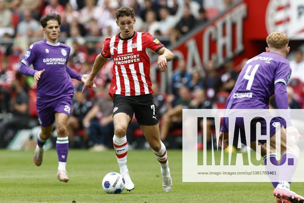 , Philips stadium , season 2026 202 , Dutch Eredivisie football , match between PSV and FC Gronngen , picture shows PSV player Ruben van Bommel , FC Groningen player Thom van Bergen PSV - Groningen x205973909x