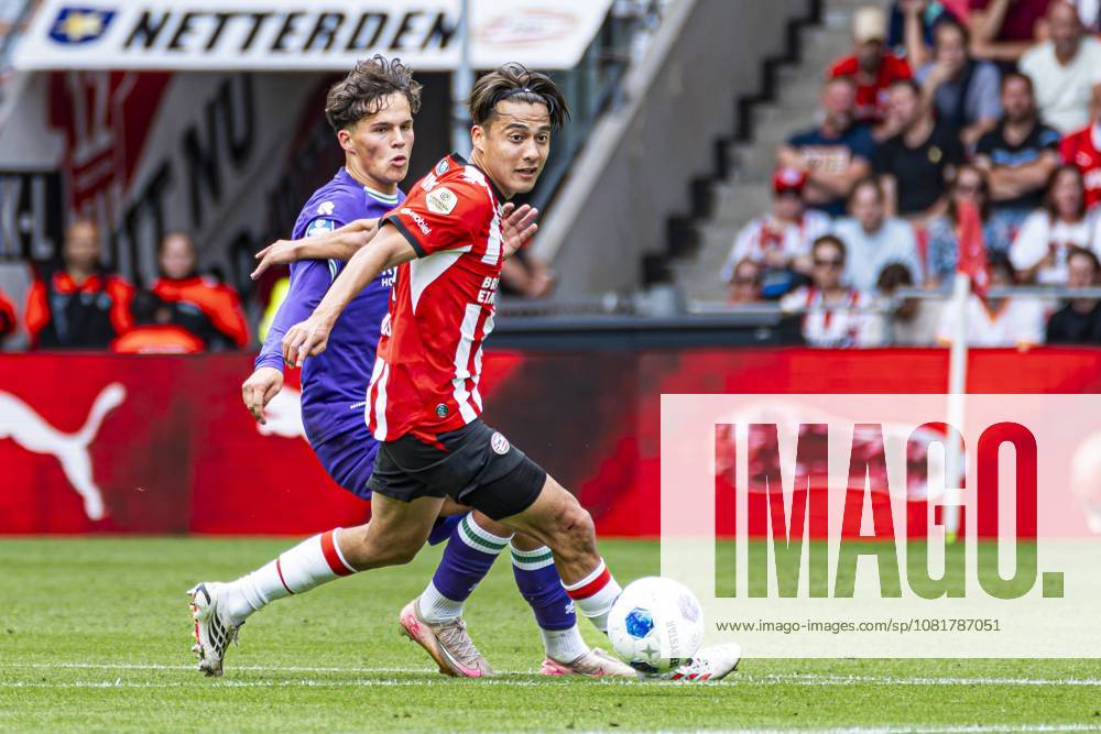EINDHOVEN - Kodai Sano of PSV Eindhoven battles for possession with Thom van Bergen of FC Groningen during the Eredivisie match between PSV Eindhoven and FC Groningen at the Philips Stadium on August 23, 2026, in Eindhoven, the Netherlands. KEVIN SENDERS ANP Eredivisie 2026 27 ANPxSportx xMarcelxterxBalsxIVx 566102625 originalFilename: 566102625