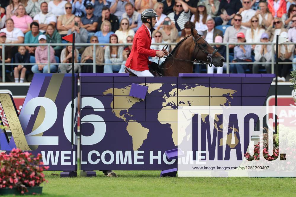 Richard Vogel (GER, Deutschland) mit Pferd Unites Touch S, aktueller Europameister und Sieger des Rolex Grand Prix von Aachen 2026 (CHIO Aachen)scheitert an der WM-Mauer, Reiterfehler, Hindernisfehler, Springen, FEI Jumping World Championship, WM, Weltmeisterschaft , FEI Jumping World Championship, Competition Individual Final, Longines-Prize, Longines-Preis, Finale Einzelwertung, Jumping , AACHEN - FEI World Championships 2026, Weltfest des Pferdesports, Reitsport Weltmeisterschaft 2026, Aachen 2026, Welcome Home 2026, Aachener Soers, 11. bis 23. August 2026, Reitsport, 23.08.2026, Aachen Aachener Soers Deutschland