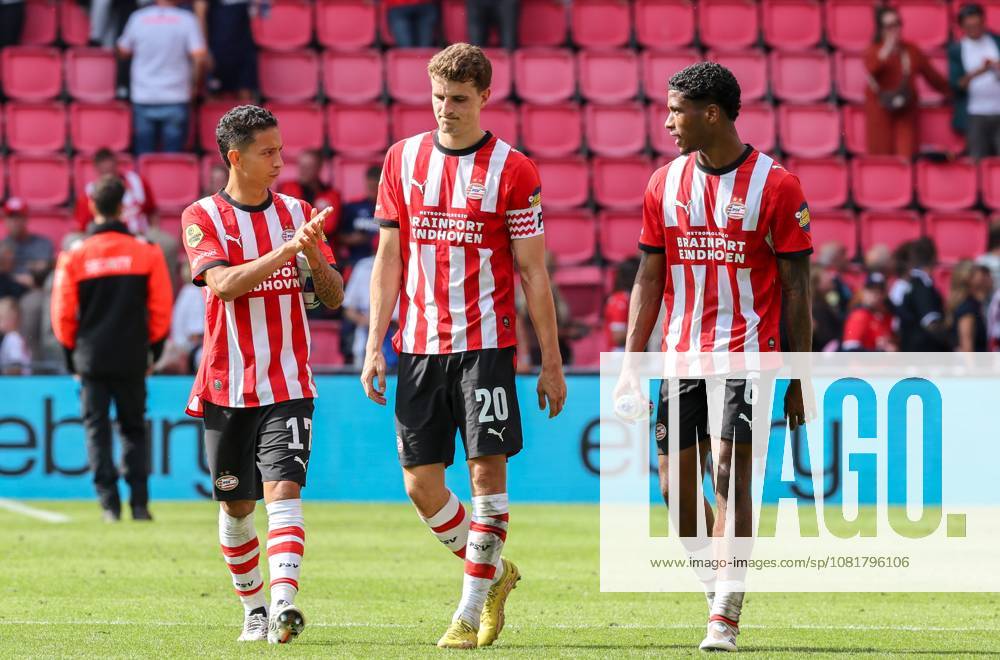EINDHOVEN - PSV Eindhoven verdediger Mauro Junior , PSV Eindhoven middenvelder Guus Til en PSV Eindhoven verdediger Ryan Flamingo na afloop van de Vriendenloterij eredivisie wedstrijd tussen PSV en FC Groningen in Philips stadion op 23 augustus 2026 in Eindhoven , Nederland. -
