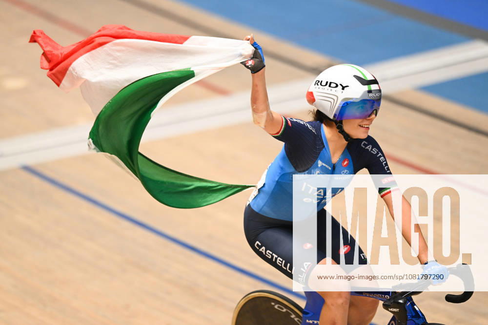 2026 UCI Junior Track World Championships Picture by Mathew Wells SWpix.com - 23 08 2026 - Cycling - 2026 UCI Junior Track World Championships - Heusden-Zolder, Flanders, Belgium - Women Madison Final - Agata Campana and Matilde Rossignoli of Italy wisn the Gold Medal