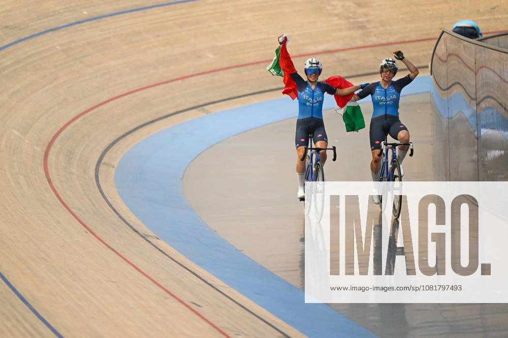2026 UCI Junior Track World Championships Picture by Mathew Wells SWpix.com - 23 08 2026 - Cycling - 2026 UCI Junior Track World Championships - Heusden-Zolder, Flanders, Belgium - Women Madison Final - Agata Campana and Matilde Rossignoli of Italy wisn the Gold Medal