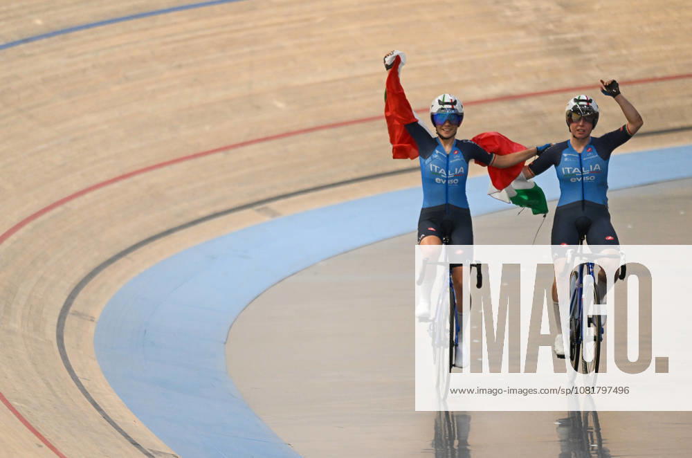 2026 UCI Junior Track World Championships Picture by Mathew Wells SWpix.com - 23 08 2026 - Cycling - 2026 UCI Junior Track World Championships - Heusden-Zolder, Flanders, Belgium - Women Madison Final - Agata Campana and Matilde Rossignoli of Italy wisn the Gold Medal
