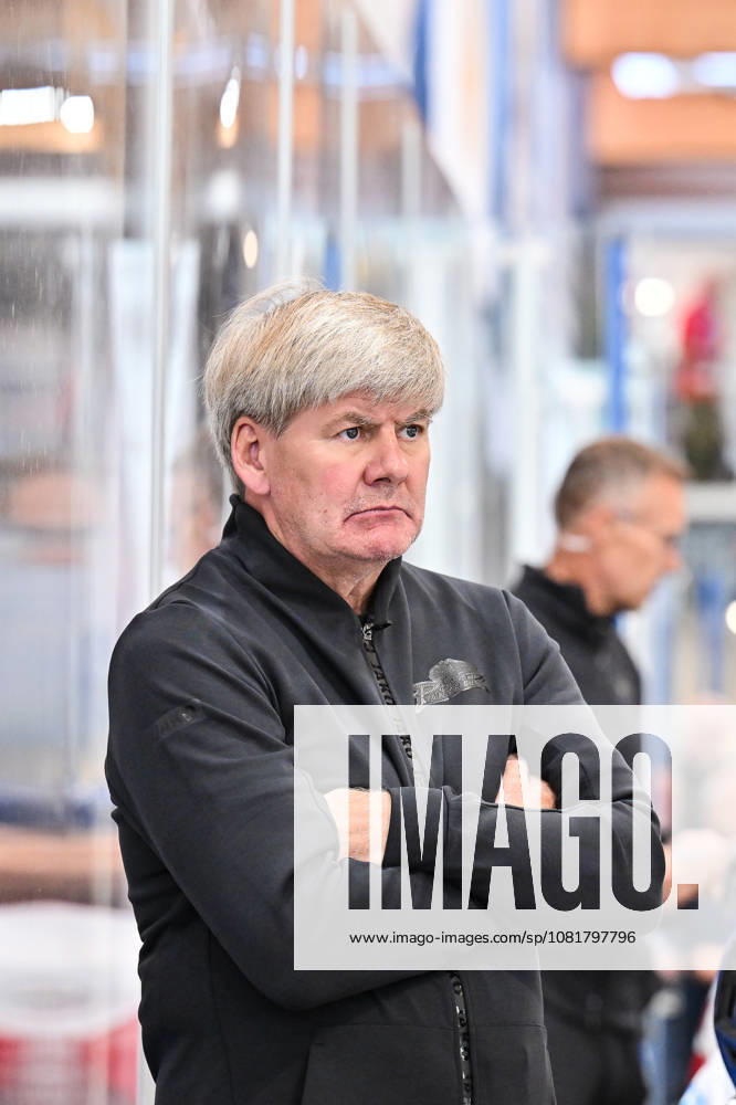 Dolomitencup 2026; Eisbären Berlin - Augsburger Panther; 23.08.2026 NEUMARKT, ITALY - 23. AUGUST: im Bild Bill PETERS Headcoach Augsburger Panther Einzelfoto Freisteller während dem Testspiel zwischen den Eisbären Berlin und den Augsburger Panthern beim Dolomitencup in der Würth Arena Neumarkt
