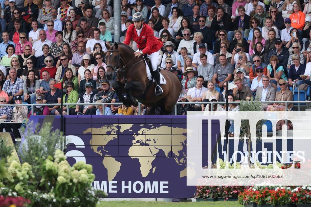 Richard Vogel (GER, Deutschland) mit Pferd United Touch S, aktueller Europameister und Sieger des Rolex Grand Prix von Aachen 2026 (CHIO Aachen), FEI Jumping World Championship, WM, Weltmeisterschaft Third Competition Individual Final LONGINES-Prize, Longines-Preis, Parcourbesichtigung, Springen, Jumping, AACHEN - FEI World Championships 2026, Finale Weltfest des Pferdesports, Reitsport Weltmeisterschaft 2026, Aachen 2026, Welcome Home 2026, Aachener Soers, 11. bis 23. August 2026, Reitsport, 23.08.2026, Aachen Aachener Soers Deutschland
