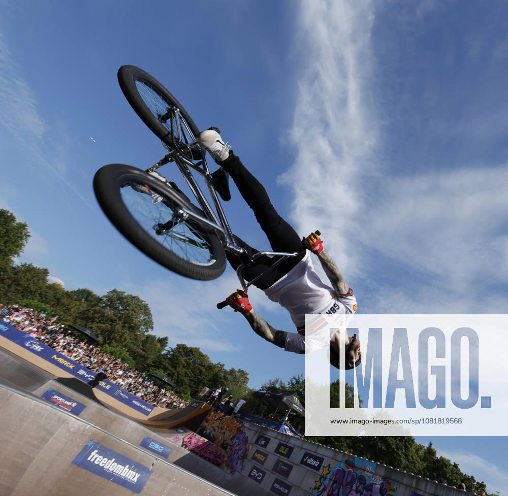 Finale Männer bei der UEC BMX Freestyle Park Europameisterschaft in Darmstadt Ausrichter VC Darmstadt hier Europameister Jordan Clark (GBR) Darmstadt Hessen Deutschland