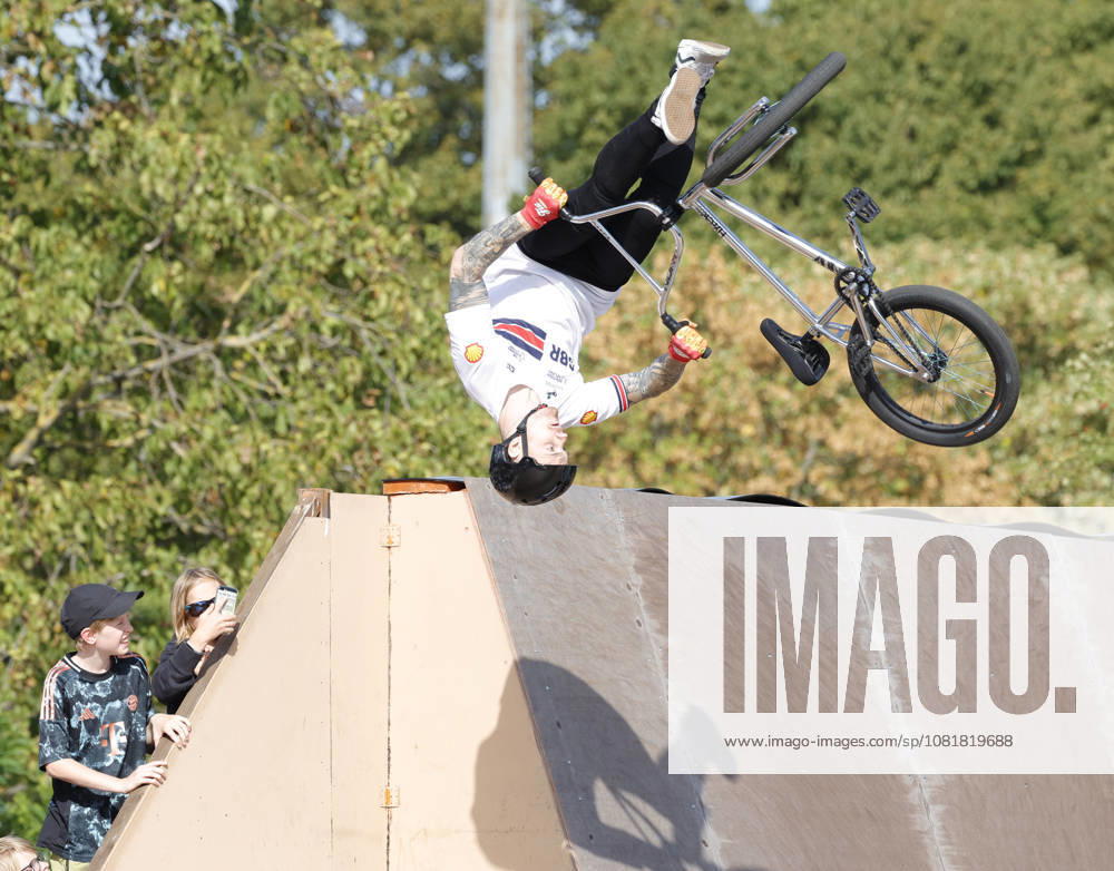 Finale Männer bei der UEC BMX Freestyle Park Europameisterschaft in Darmstadt Ausrichter VC Darmstadt hier Europameister Jordan Clark (GBR) Darmstadt Hessen Deutschland