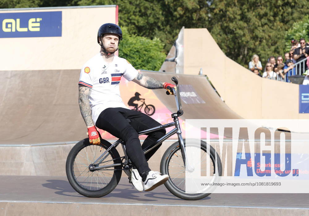 Finale Männer bei der UEC BMX Freestyle Park Europameisterschaft in Darmstadt Ausrichter VC Darmstadt hier Europameister Jordan Clark (GBR) Darmstadt Hessen Deutschland