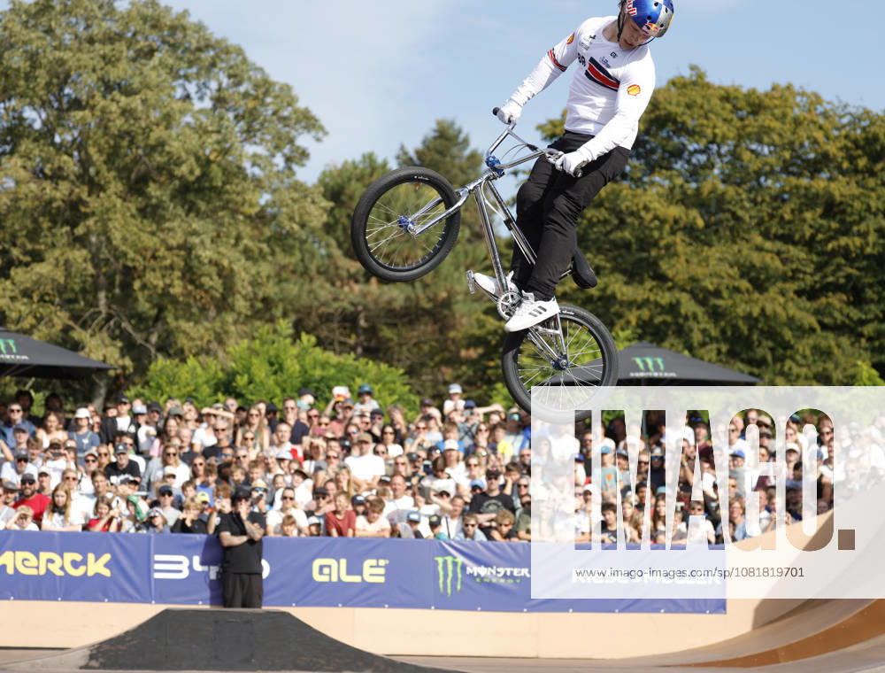 Finale Männer bei der UEC BMX Freestyle Park Europameisterschaft in Darmstadt Ausrichter VC Darmstadt hier Kieran Reilly (GBR) Darmstadt Hessen Deutschland