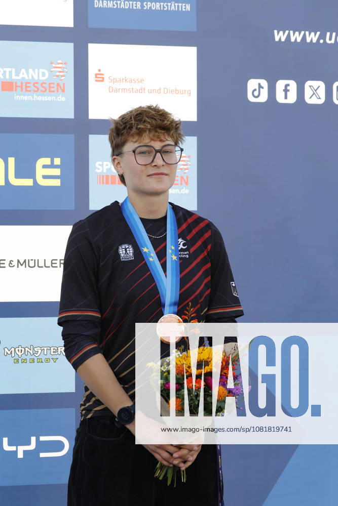 Finale Frauen bei der UEC BMX Freestyle Park Europameisterschaft in Darmstadt Ausrichter VC Darmstadt hier Platz drei für Lillyana Seidler (GER) Darmstadt Hessen Deutschland
