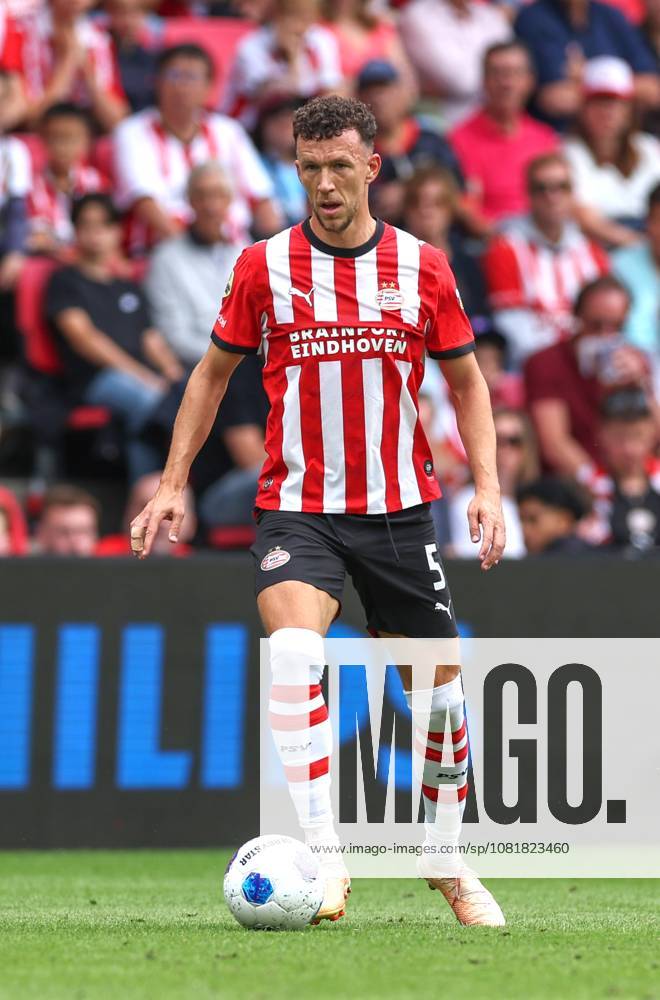 EINDHOVEN - PSV Eindhoven aanvaller Ivan Perisic tijdens de Vriendenloterij eredivisie wedstrijd tussen PSV en FC Groningen in Philips stadion op 23 augustus 2026 in Eindhoven , Nederland. -