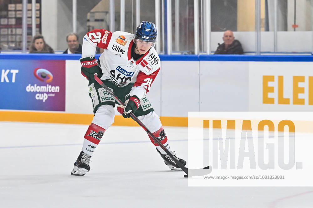 Dolomitencup 2026; Eisbären Berlin - Augsburger Panther; 23.08.2026 NEUMARKT, ITALY - 23. AUGUST: am Puck Philipp KRAUß (Augsbuger Panther 20) Einzelfoto Freisteller während dem Testspiel zwischen den Eisbären Berlin und den Augsburger Panthern beim Dolomitencup in der Würth Arena Neumarkt
