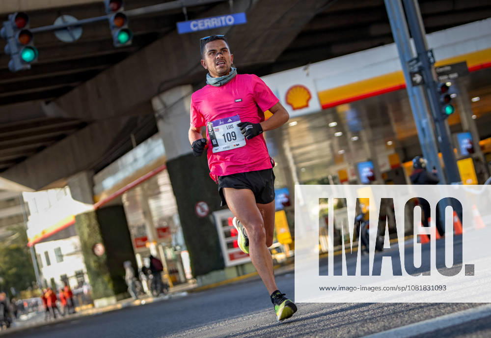 TRACK AND FIELD - Marathon - Buenos Aires 21K Half Marathon Photo by IPA ABACAPRESS.COM87735910 - Runners at the 21K Buenos Aires Half Marathon competing in the street race in Argentina. Buenos Aires Argentina
