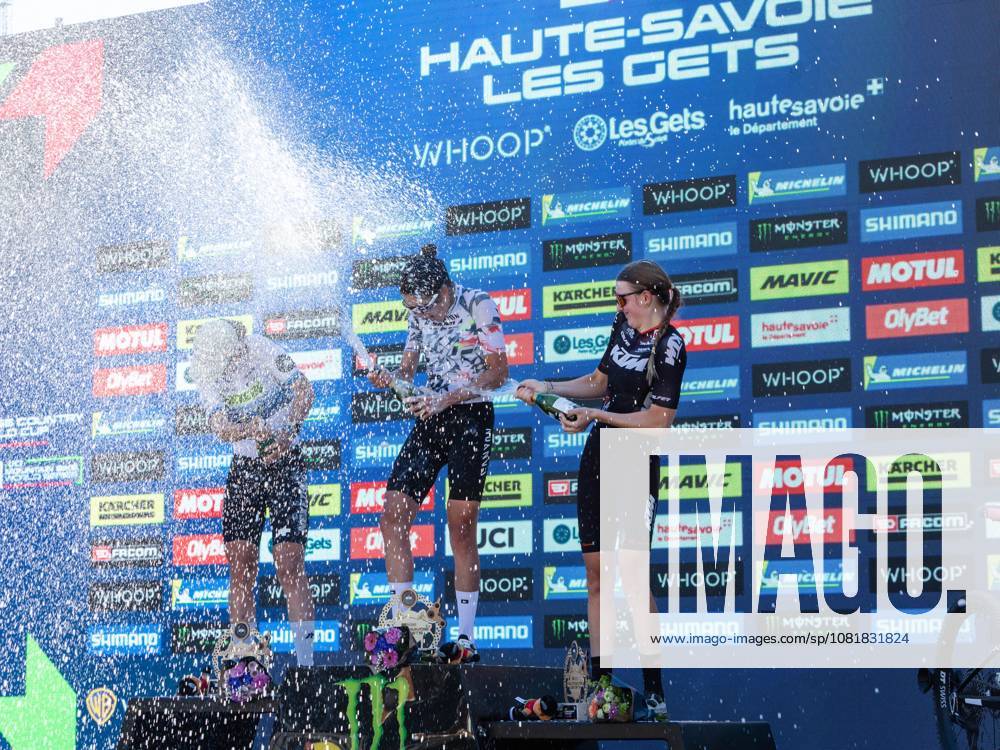 UCI coupe du monde Cross country moins de 23 ans femmes Compagnon Michel MAXPPP - Les Gets 23 08 2026 UCI coupe du monde Cross country moins de 23 ans femmes 1ere Corvi Valentina Italie 2eme Hutter Anina Suisse 3eme Embacher Katryn The 2026 UCI Mountain Bike World Series