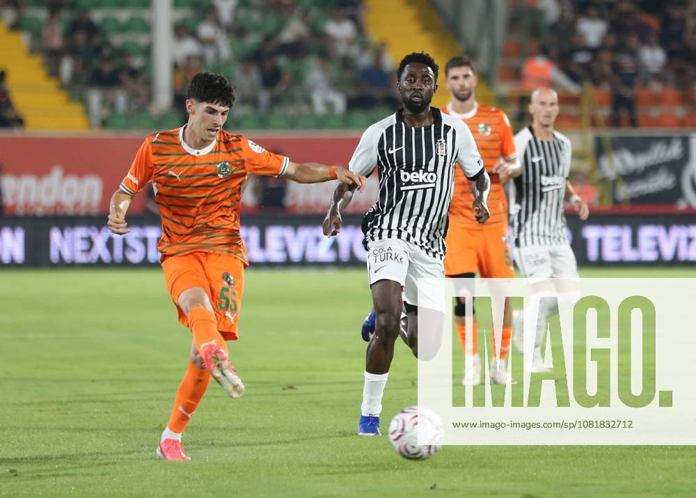 Alanyaspor v Besiktas - Turkish Super Lig ANTALYA, TURKIYE - AUGUST 23: Besiktas player Wilfred Ndidi (R) competes with an opponent during the Turkish Super Lig 2nd week match between Corendon Alanyaspor and Besiktas at Alanya Oba Stadium in Antalya, Turkiye on August 23, 2026. Fatih Hepokur Anadolu Antalya Turkey. Editorial use only. Please get in touch for any other usage.