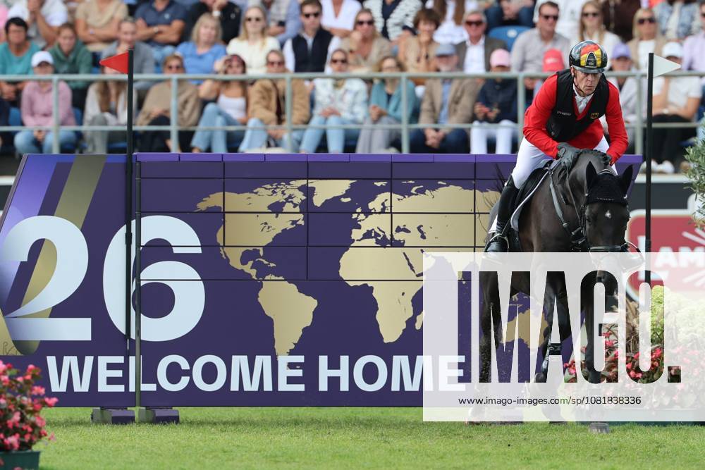 Marcus Ehning (GER, Deutschland) mit Pferd Coolio 42 am WM-Sprung, WM-Mauer, WM-Hindernis, Coolio verliert sein Hufeisen , Springen, FEI Jumping World Championship, WM, Weltmeisterschaft , FEI Jumping World Championship, Competition Individual Final, Longines-Prize, Longines-Preis, Finale Einzelwertung, Jumping , AACHEN - FEI World Championships 2026, Weltfest des Pferdesports, Reitsport Weltmeisterschaft 2026, Aachen 2026, Welcome Home 2026, Aachener Soers, 11. bis 23. August 2026, Reitsport, 23.08.2026, Aachen Aachener Soers Deutschland
