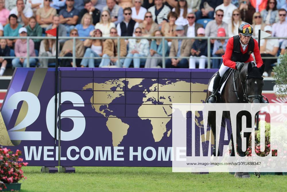 Marcus Ehning (GER, Deutschland) mit Pferd Coolio 42 am WM-Sprung, WM-Mauer, WM-Hindernis, Coolio verliert sein Hufeisen , Springen, FEI Jumping World Championship, WM, Weltmeisterschaft , FEI Jumping World Championship, Competition Individual Final, Longines-Prize, Longines-Preis, Finale Einzelwertung, Jumping , AACHEN - FEI World Championships 2026, Weltfest des Pferdesports, Reitsport Weltmeisterschaft 2026, Aachen 2026, Welcome Home 2026, Aachener Soers, 11. bis 23. August 2026, Reitsport, 23.08.2026, Aachen Aachener Soers Deutschland
