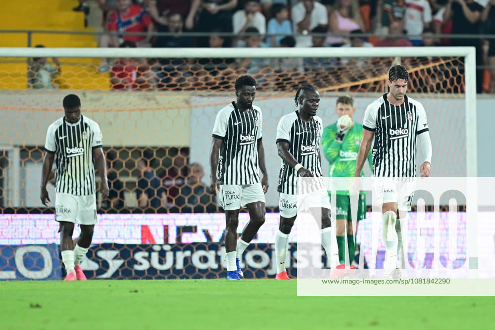 Alanyaspor v Besiktas - Turkish Super Lig ANTALYA, TURKIYE - AUGUST 23: Players of Besiktas react during the Turkish Super Lig 2nd week match between Corendon Alanyaspor and Besiktas at Alanya Oba Stadium in Antalya, Turkiye on August 23, 2026. Orhan Cicek Anadolu Antalya Turkey. Editorial use only. Please get in touch for any other usage.