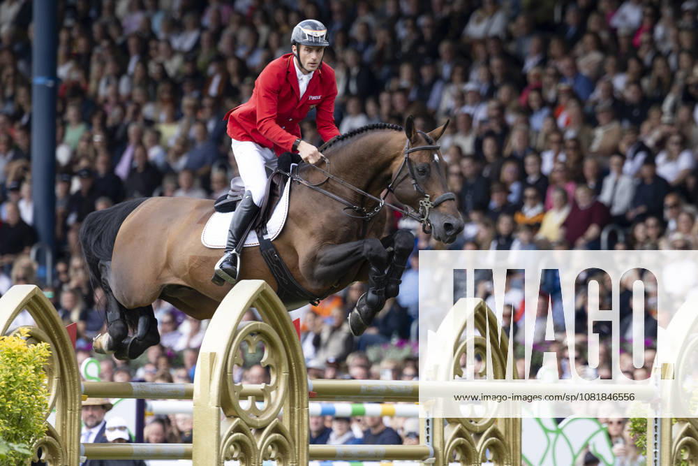 Richard VOGEL (GER) auf United Touch S, im Sprung, Einzelbild, Einzelaktion, im Springen S3, Umlauf A, FEI Jumping World Championship, WM, Weltmeisterschaft - Individual Final - LONGINES-Preis, am 23.08.2026, FEI Reit Weltmeisterschaft Aachen 2026 vom 11. - 23.08.2026 in Aachen Deutschland; Â