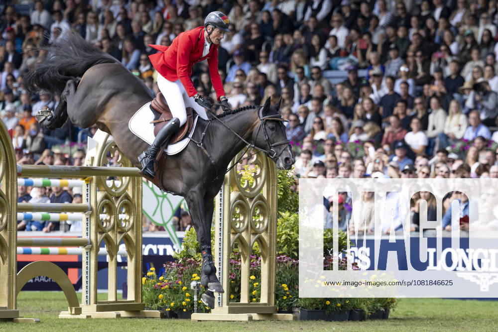 Daniel DEUSSER (GER) auf Otello de Guldenboom, im Sprung, Einzelbild, Einzelaktion, im Springen S3, Umlauf A, FEI Jumping World Championship, WM, Weltmeisterschaft - Individual Final - LONGINES-Preis, am 23.08.2026, FEI Reit Weltmeisterschaft Aachen 2026 vom 11. - 23.08.2026 in Aachen Deutschland; Â
