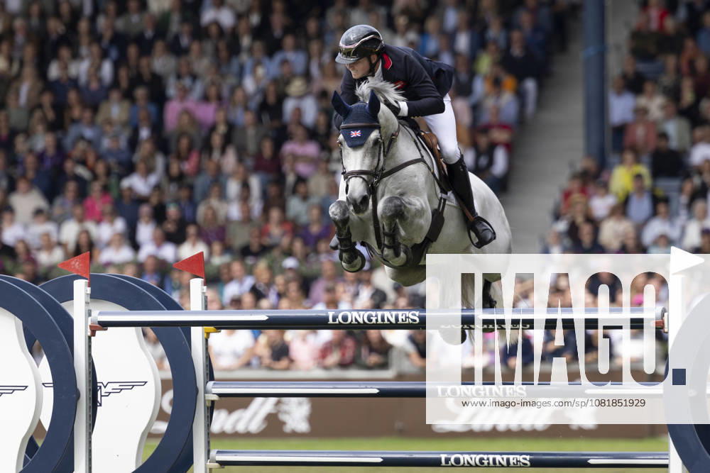 Harry CHARLES (GBR) auf LT Holst Freda, im Sprung ueber den Zielsprung, gewinnt Bronze, Einzelbild, Einzelaktion, Aktion, Springen S3, Umlauf B, FEI Jumping World Championship, WM, Weltmeisterschaft - Individual Final - LONGINES-Preis, am 23.08.2026, FEI Reit Weltmeisterschaft Aachen 2026 vom 11. - 23.08.2026 in Aachen Deutschland; Â