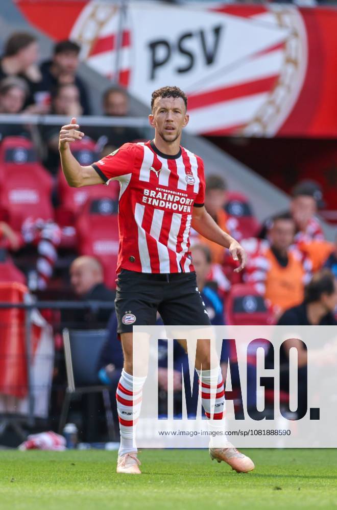 EINDHOVEN - PSV Eindhoven aanvaller Ivan Perisic tijdens de Vriendenloterij eredivisie wedstrijd tussen PSV en FC Groningen in Philips stadion op 23 augustus 2026 in Eindhoven , Nederland. -
