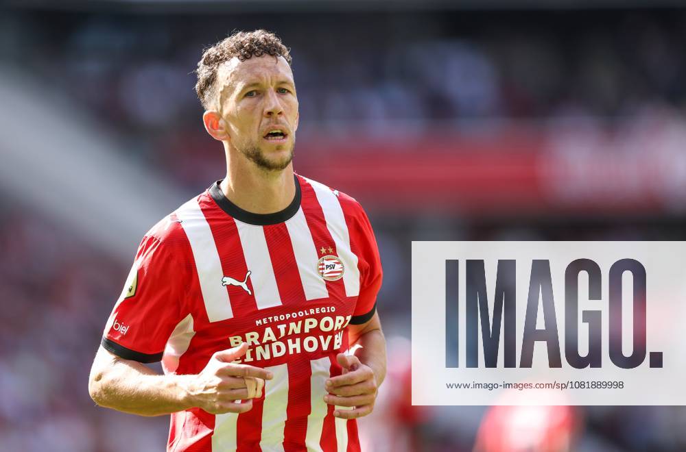 EINDHOVEN - PSV Eindhoven aanvaller Ivan Perisic tijdens de Vriendenloterij eredivisie wedstrijd tussen PSV en FC Groningen in Philips stadion op 23 augustus 2026 in Eindhoven , Nederland. -