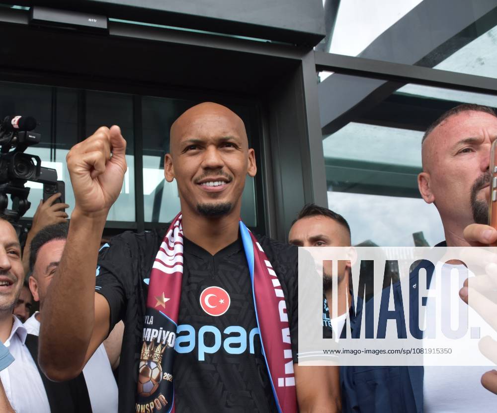 Brazilian footballer Fabinho in Trabzon TRABZON, TURKIYE - AUGUST 24: Brazilian footballer Fabinho gestures as he is welcomed by Trabzonspor supporters outside the International Arrivals Terminal at Trabzon Airport in Trabzon, Turkiye, on August 24, 2026.Fabinho arrived in the city after reaching an agreement in principle with Trabzonspor and answered questions from journalists following his arrival. Duygu Avunduk Anadolu Trabzon Turkey. Editorial use only. Please get in touch for any other usage.