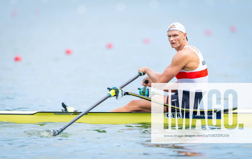 AMSTERDAM - Oliver Zeidler (GER) in action in the women s single scull parasport event on the third day of the World Rowing Championships at the Bosbaan in the Amsterdam Forest. IRIS VAN DEN BROEK ANP ANPxSportx IVx 566301884 originalFilename: 566301884