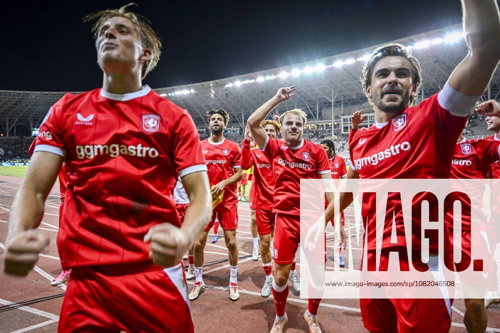 BAKU - FC Twente players celebrate the victory after the UEFA Conference League play-off match between Qarabag FK and FC Twente at the Tofiq Bahramov Republican Stadium on August 27, 2026, in Baku, Azerbaijan. ROMAN ISMAILOV ANP ANPxSportx IVx 566388849 originalFilename: 566388849