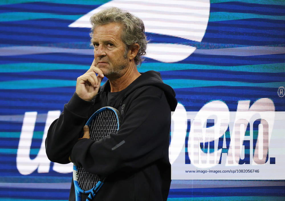 Coach of I. Swiatek - FRANCISCO ROIG of Spain, during practise session before US Open. New York, USA. Tennis: US Open - Francisco Roig - ZUMAc278 20260827_zsp_c278_003