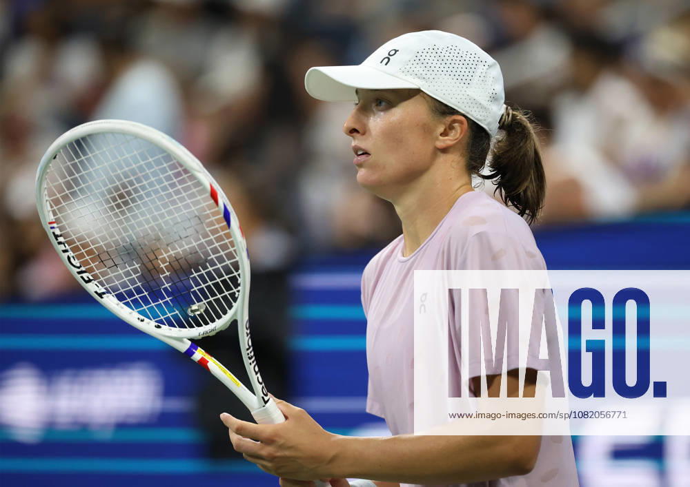 IGA SWIATEK of Poland during practise session before US Open. New York, USA. New York City USA - ZUMAc278 20260827_zsp_c278_025