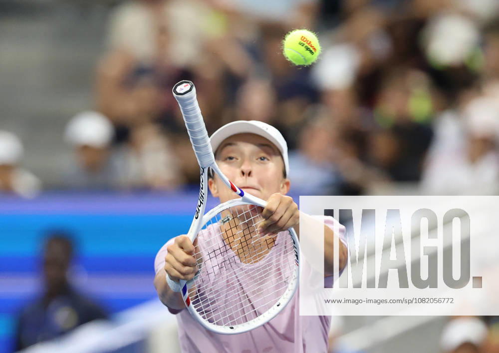 IGA SWIATEK of Poland during practise session before US Open. New York, USA. Tennis: US Open - Iga Swiatek - ZUMAc278 20260827_zsp_c278_014