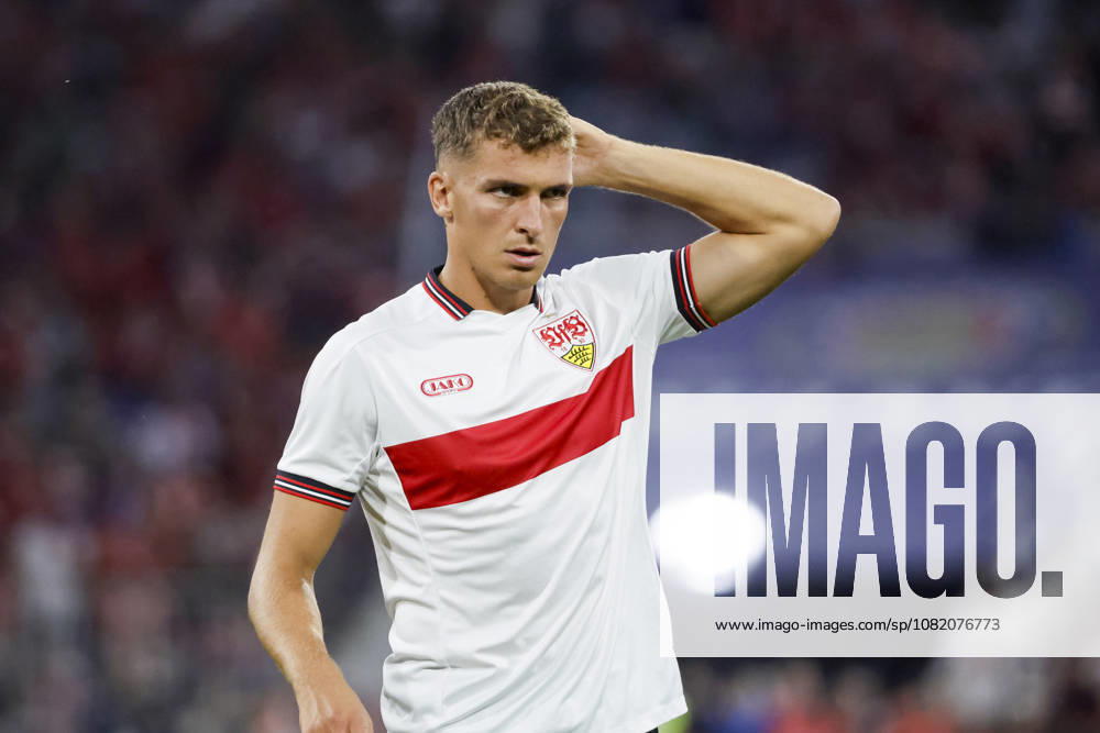 Grischa Prömel, Promel (VfB Stuttgart, 21) beim Aufwärmen vor Spielbeginn , Deutschland, Fussball, 1. Bundesliga, 1.Spieltag, 2026 2027, FC Bayern München vs. VfB Stuttgart, 28.08.2026, München Allianz-Arena Deutschland