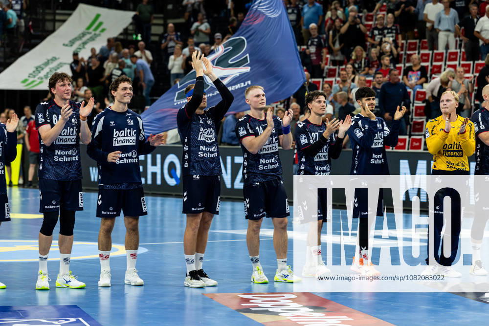 Opel HBL: SG Flensburg-Handewitt vs ThSV Eisenach; 28.08.26 Jubel nach Sieg Team SG Flensburg-Handewitt Opel HBL: SG Flensburg-Handewitt vs ThSV Eisenach, GGW Arena am 28.08.26