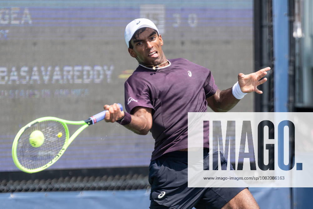 US Open qualifying final round NEW YORK, USA - AUGUST 28: Nishesh Basavareddy returns ball during a men s qualifying singles match final round of the 2026 US Open Championship at USTA Billie Jean King National Tennis Center on August 28, 2026 in Flushing, NY. Nishesh Basavareddy won in straight sets and progressed to play in main draw of tournament. Lev Radin Anadolu New York United States. Editorial use only. Please get in touch for any other usage.