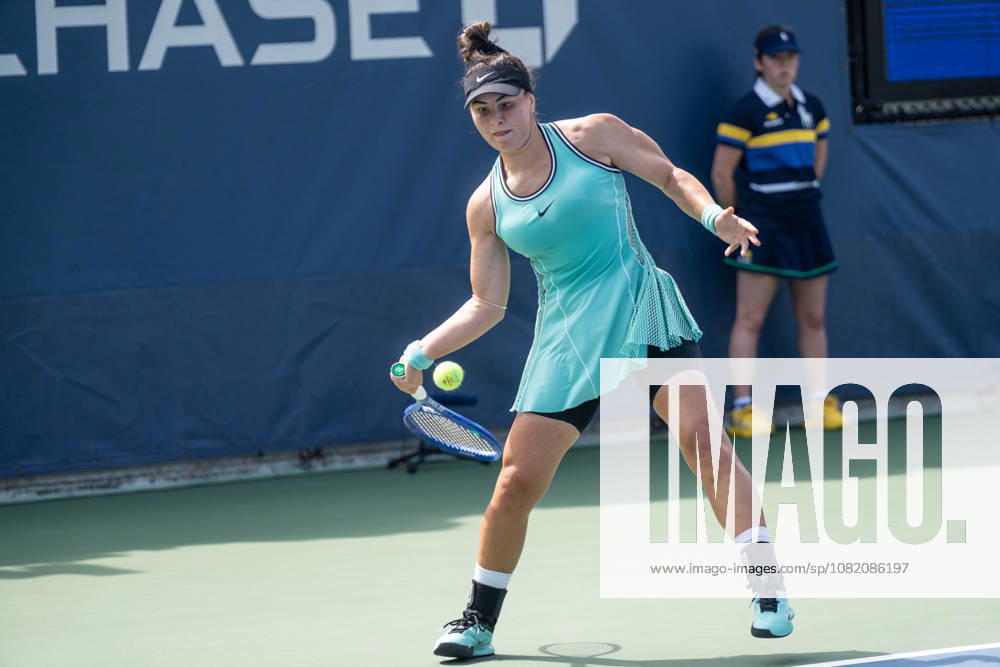 US Open qualifying final round NEW YORK, USA - AUGUST 28: Bianca Andreescu returns ball during a women s qualifying singles match final round of the 2026 US Open Championship at USTA Billie Jean King National Tennis Center on August 28, 2026 in Flushing, NY. Bianca Andreescu lost in three sets, she needed twice medical attention during 3rd set and was visibly physically exhausted. Lev Radin Anadolu New York United States. Editorial use only. Please get in touch for any other usage.