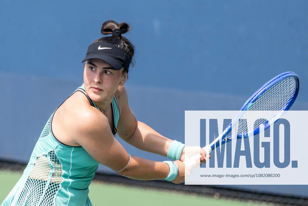 US Open qualifying final round NEW YORK, USA - AUGUST 28: Bianca Andreescu returns ball during a women s qualifying singles match final round of the 2026 US Open Championship at USTA Billie Jean King National Tennis Center on August 28, 2026 in Flushing, NY. Bianca Andreescu lost in three sets, she needed twice medical attention during 3rd set and was visibly physically exhausted. Lev Radin Anadolu New York United States. Editorial use only. Please get in touch for any other usage.