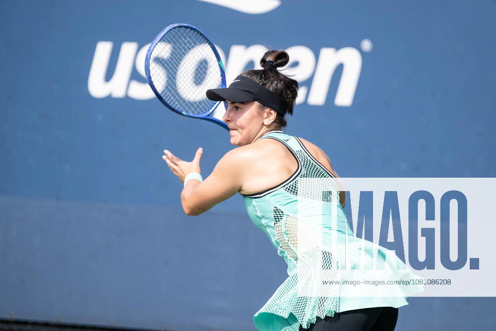 US Open qualifying final round NEW YORK, USA - AUGUST 28: Bianca Andreescu returns ball during a women s qualifying singles match final round of the 2026 US Open Championship at USTA Billie Jean King National Tennis Center on August 28, 2026 in Flushing, NY. Bianca Andreescu lost in three sets, she needed twice medical attention during 3rd set and was visibly physically exhausted. Lev Radin Anadolu New York United States. Editorial use only. Please get in touch for any other usage.