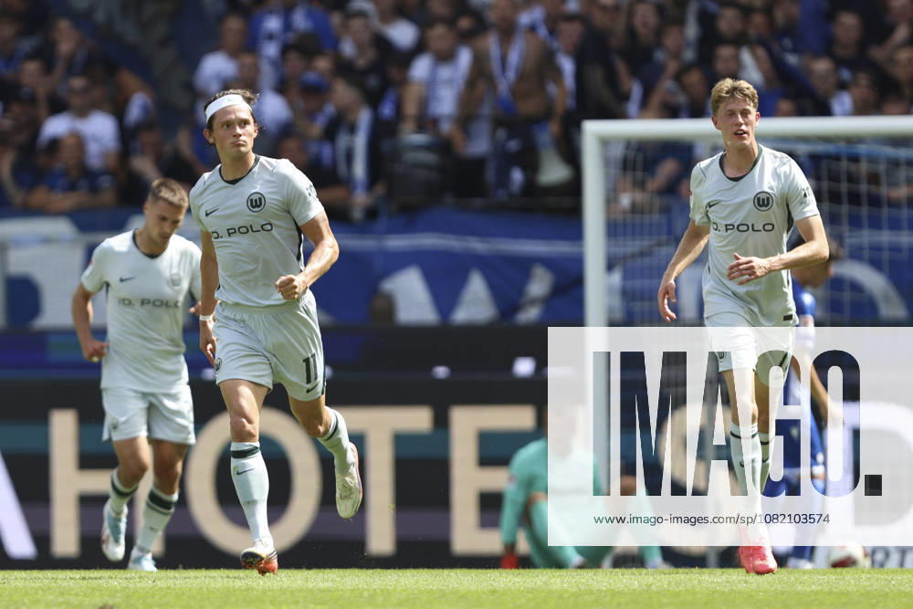 Fabian Reese (VFL Wolfsburg) Torjubel, jubelt nach seinem Treffer zum 2:2 waehrend des Spiels der 2. Bundesliga zwischen Karlsruher SC und VfL Wolfsburg, BBBank Wildpark am 29. August 2026 in Karlsruhe, Deutschland. (Foto von Oliver Kaelke DeFodi Images) +++ Fabian Reese (VFL Wolfsburg) celebrates after scoring his team s second goal during the 2nd Bundesliga match between Karlsruher SC and VfL Wolfsburg at BBBank Wildpark on August 29, 2026 in Karlsruhe, Germany. (Photo by Oliver Kaelke DeFodi Images) DFB DFL REGULATIONS PROHIBIT ANY USE OF PHOTOGRAPHS AS IMAGE SEQUENCES AND OR QUASI-VIDEO. (Photo by Oliver Kaelke DeFodi Images) -