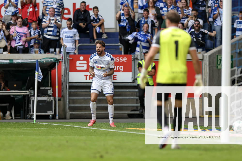 GER, Fussball, Herren, 3. Liga, Saison 2026 2027, MSV Duisburg - FC Würzburger Kickers Lex-Tyger Lobinger (Duisburg) Torjubel, jubelt nach seinem Treffer zum 1:0 Duisburg schauinsland-reisen-Arena Nordrhein-Westfalen Deutschland