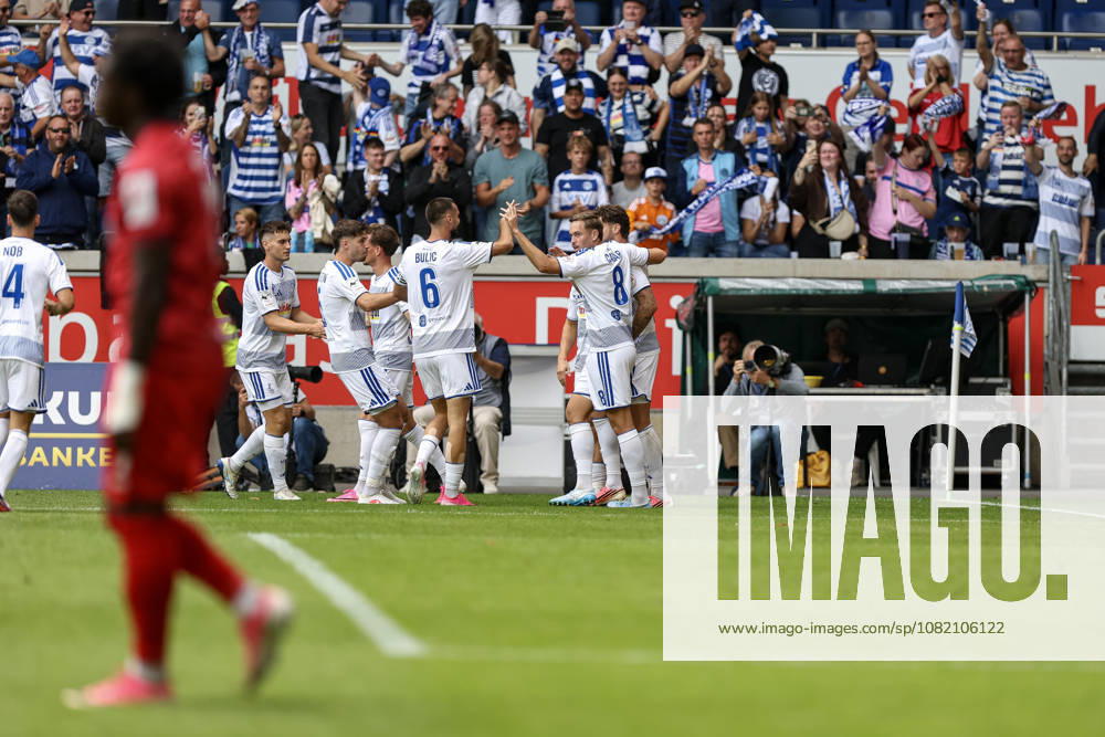 GER, Fussball, Herren, 3. Liga, Saison 2026 2027, MSV Duisburg - FC Würzburger Kickers Lex-Tyger Lobinger (Duisburg) Torjubel, jubelt mit seiner Mannschaft nach dem Treffer zum 1:0 Duisburg schauinsland-reisen-Arena Nordrhein-Westfalen Deutschland