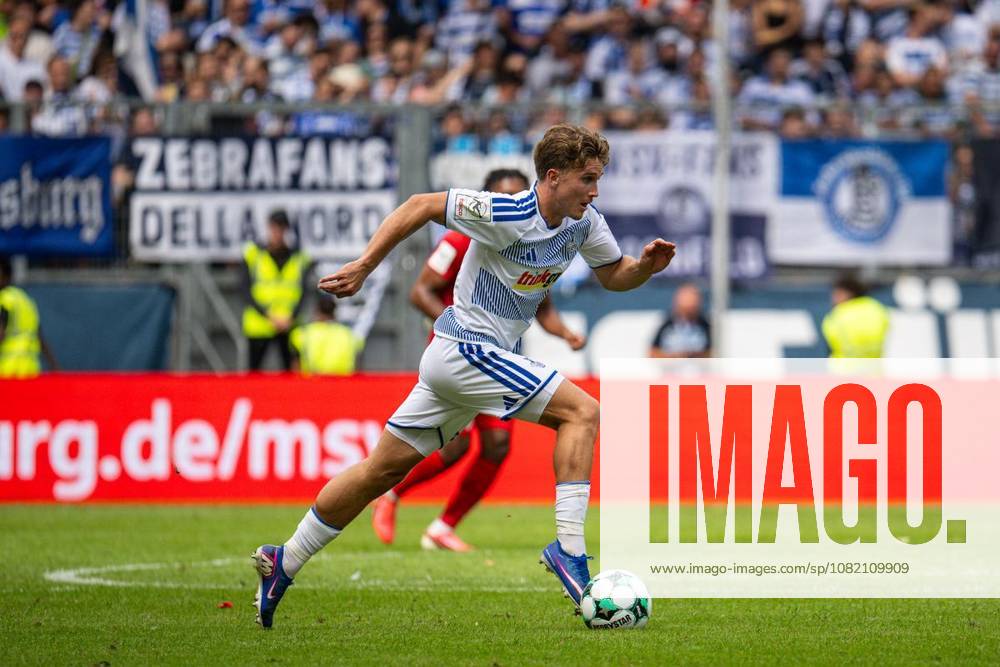 Fußball 3.Liga MSV Duisburg - Würzburger Kickers am 29.08.26 in der Schauinsland-Reisen Arena in Duisburg Patrick Sussek ( Duisburg ) Duisburg