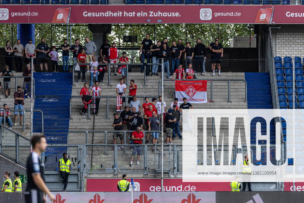 3.Liga 3.Spieltag: MSV Duisburg - FC Würzburger Kickers; 29.08.2026 Fans von FC Würzburger Kickers, Gästeblock. 3.Liga 3.Spieltag: MSV Duisburg - FC Würzburger Kickers; Schauinsland-Reisen-Arena, Duisburg, 29.08.2026 DFB regulations prohibit any use of photographs as image sequences and or quasi video.
