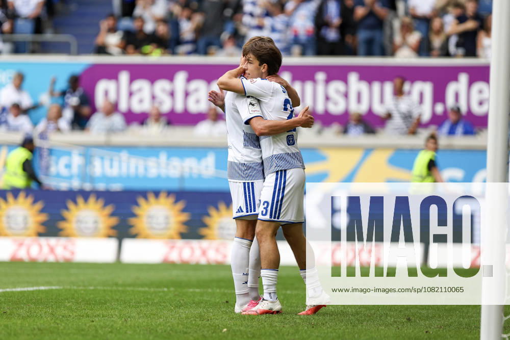 GER, Fussball, Herren, 3. Liga, Saison 2026 2027, MSV Duisburg - FC Würzburger Kickers Christian Viet (Duisburg) Torjubel, jubelt nach seinem Treffer zum 3:0 mit Jan-Simon Symalla (Duisburg) Duisburg schauinsland-reisen-Arena Nordrhein-Westfalen Deutschland