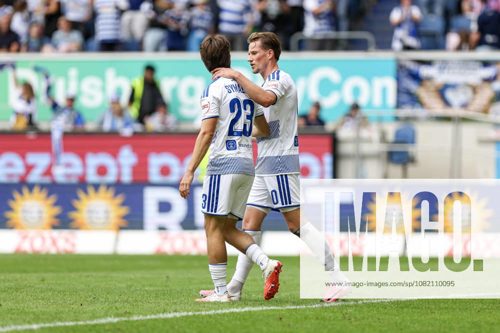 GER, Fussball, Herren, 3. Liga, Saison 2026 2027, MSV Duisburg - FC Würzburger Kickers Christian Viet (Duisburg) Torjubel, jubelt nach seinem Treffer zum 3:0 mit Jan-Simon Symalla (Duisburg) Duisburg schauinsland-reisen-Arena Nordrhein-Westfalen Deutschland