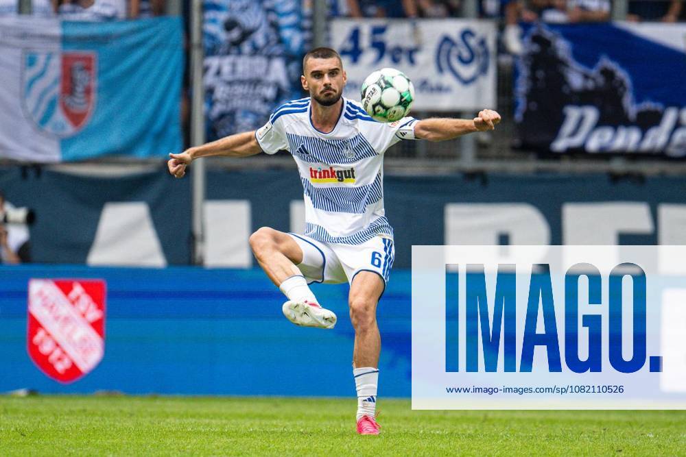 Fußball 3.Liga MSV Duisburg - Würzburger Kickers am 29.08.26 in der Schauinsland-Reisen Arena in Duisburg Rasim Bulic ( Duisburg ) Duisburg