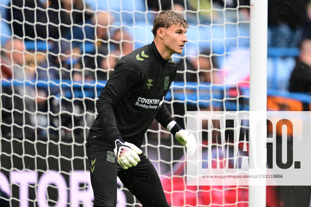 Coventry City v Hull City, Premier League Coventry City goalkeeper Carl Rushworth (19) during the Premier League match between Coventry City and Hull City at the Coventry Building Society Arena, Coventry, UK on 29 August 2026. Coventry Coventry Building Society Arena West Midlands UK Editorial use only DataCo restrictions apply See www.football-dataco.com ,